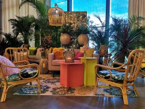 Rainbow Loungetisch gross 1